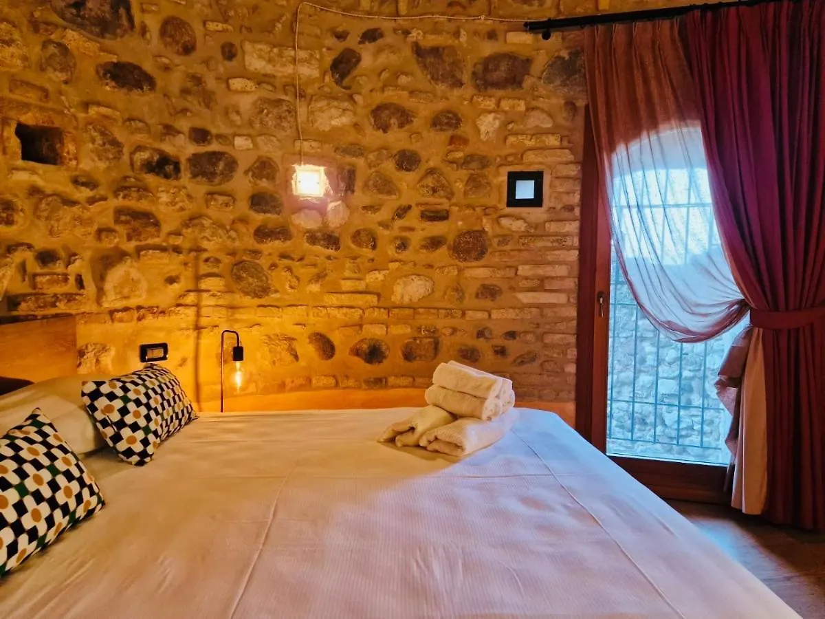 Thomas' Castle Apartment Pozzolengo 0*,  Italy