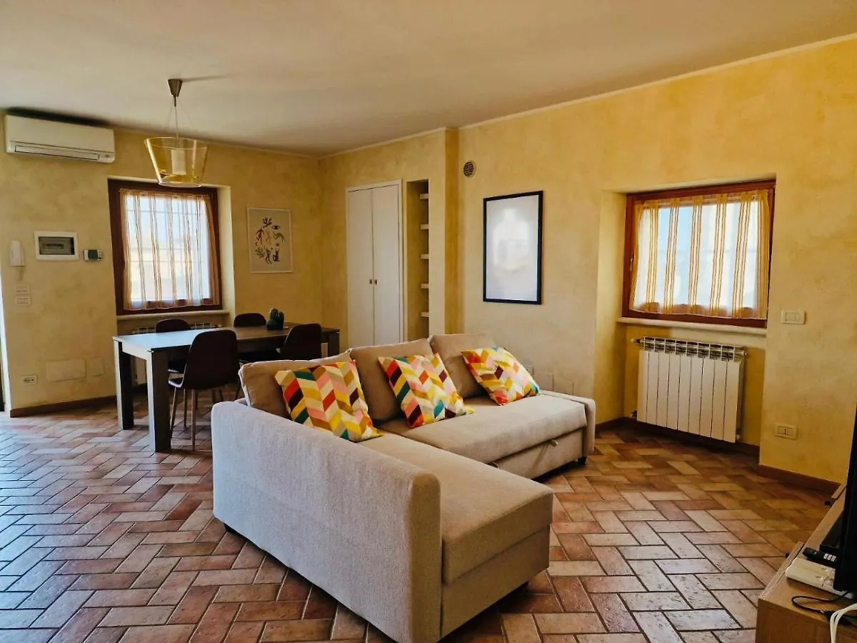 Thomas' Castle Apartment Pozzolengo