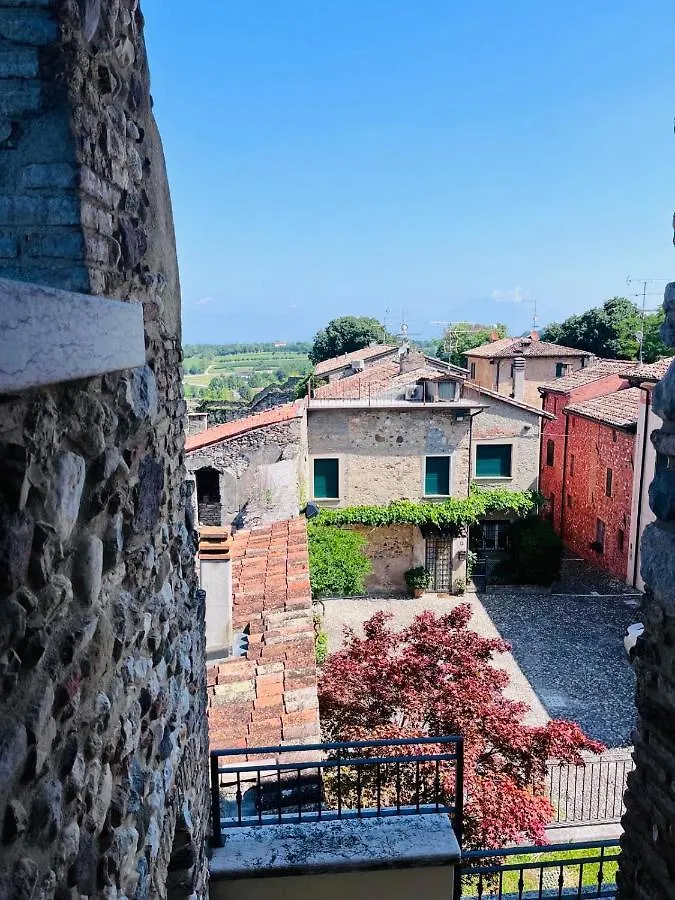 Thomas' Castle Apartment Pozzolengo
