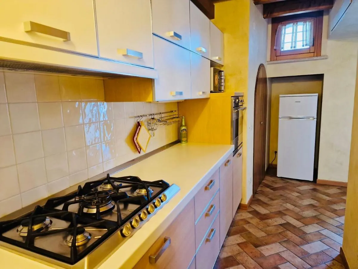 Thomas' Castle Apartment Pozzolengo