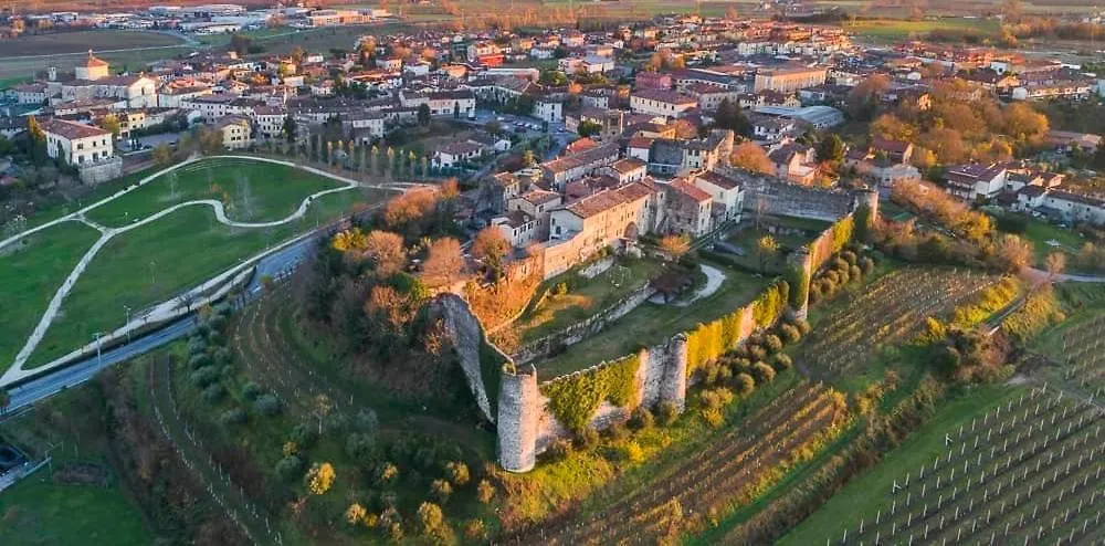 Thomas' Castle Apartment Pozzolengo Italy
